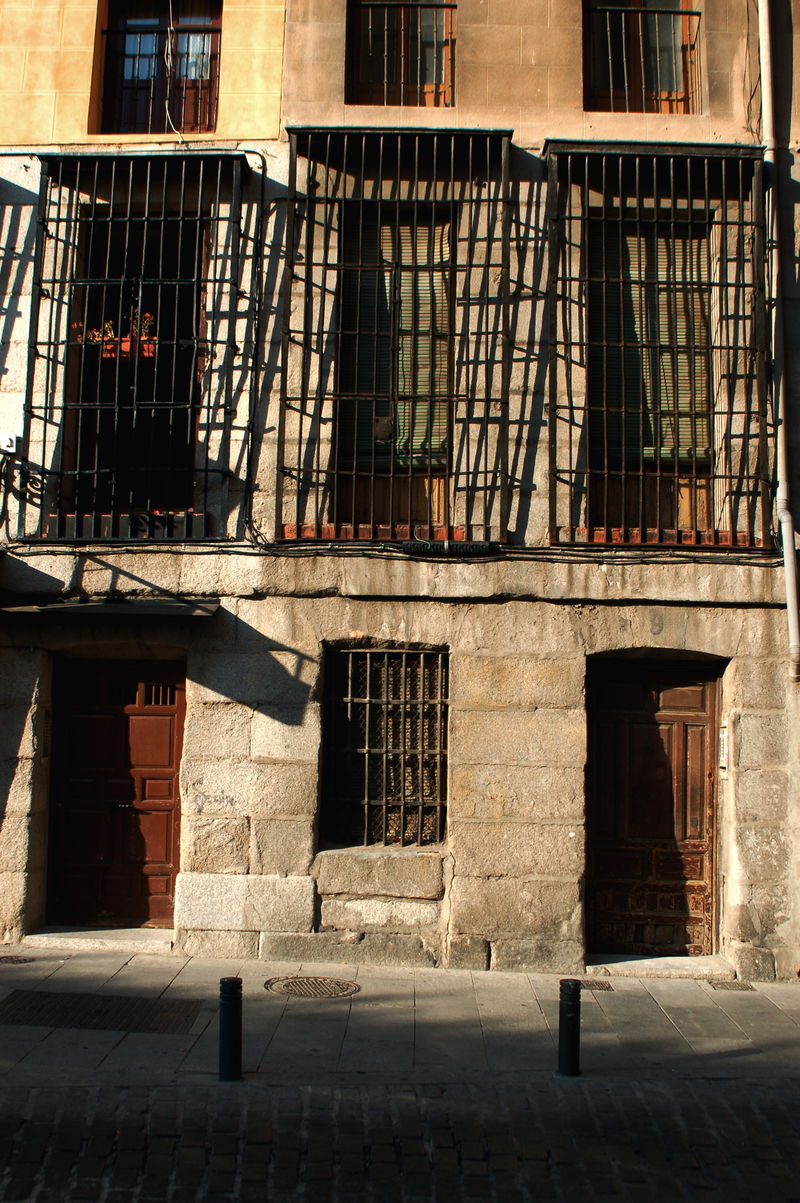 Plaza Mayor, or parts around the outside of it, used to be jail cells. I'm not sure which buildings are jail cells, but I'd like to think this one is. - Uploaded with a demo version of <a href="http://connectedflow.com/flickrexport">FlickrExport 2</a>.