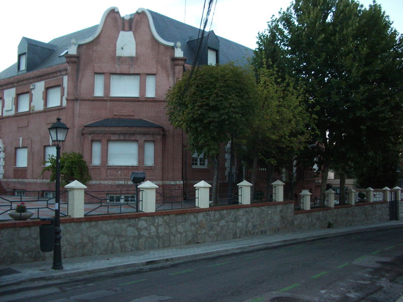 Number 34 building, where the offices, the library and the computer labs are. It sits on the next block, but still on the same street, from the other two buildings.