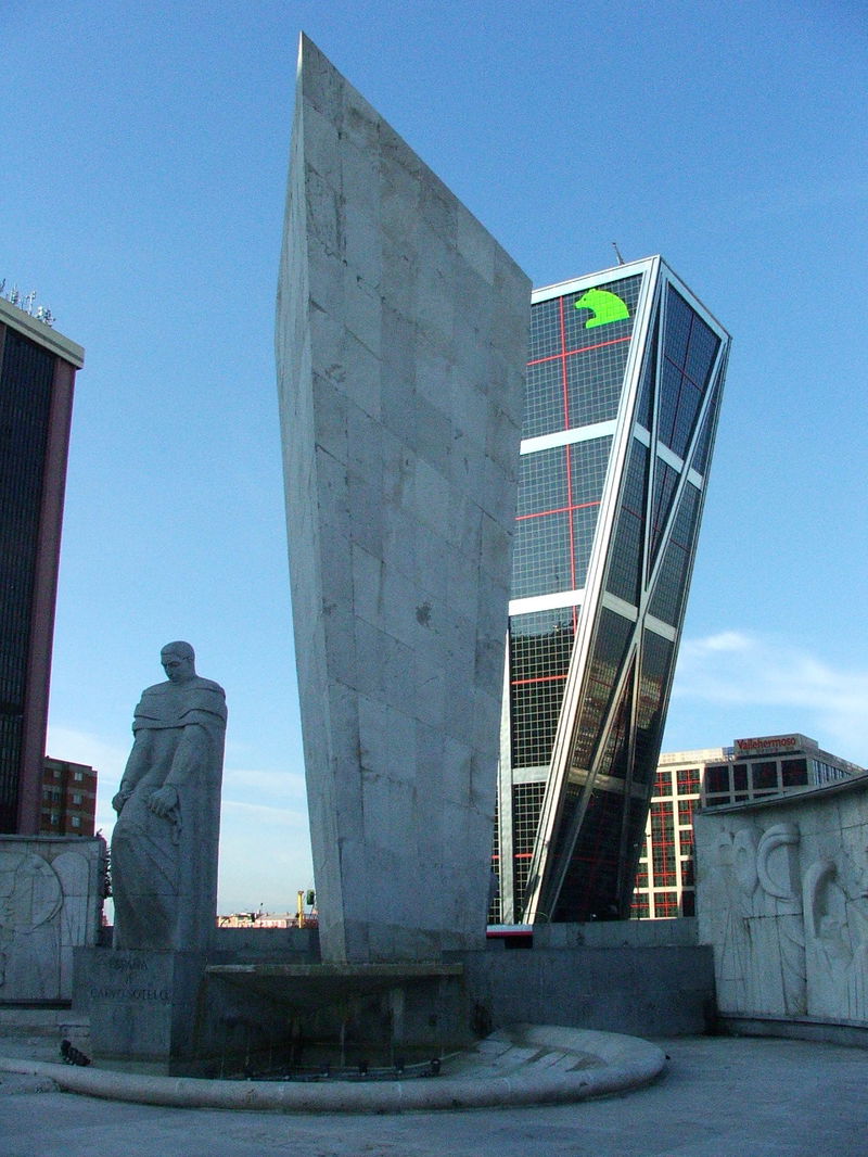 The two buildings that make up Puerta de Europa are built at 135 degrees and 15 degrees, respectively, to signify the opening of a doorway to Europe. Plaza de Castillana, Madrid.