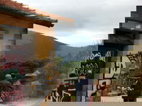 Stop before the train arrived in Ávila today. Thought the contrast between old buildings, old people, graffiti and the mountains was interesting.